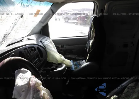 2005 Ford E-150 Recreational/Commercial from USA, damaged, VIN 1FTRE14W75HA03712